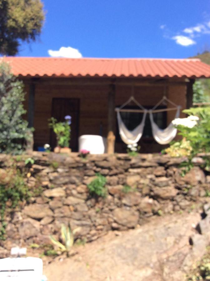 Unique Tiny House With Natural Building Techniques ฟิเกโร โดส วิโญส ภายนอก รูปภาพ