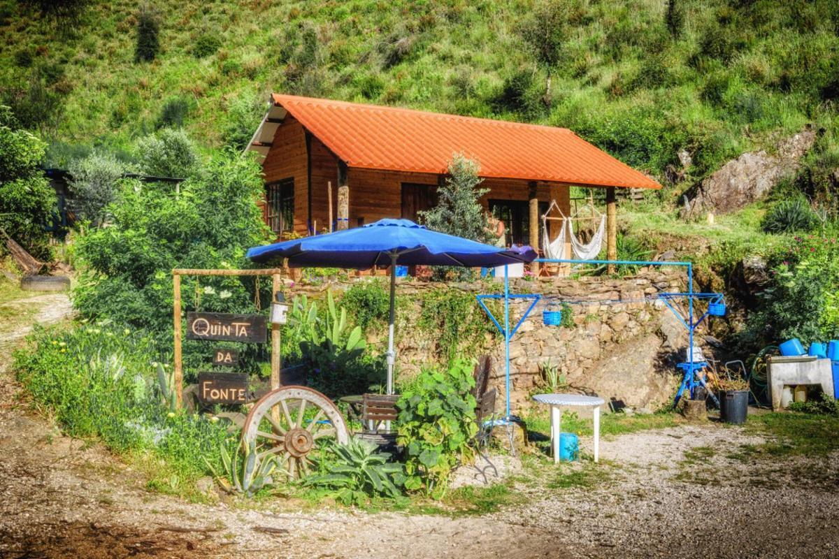 Unique Tiny House With Natural Building Techniques ฟิเกโร โดส วิโญส ภายนอก รูปภาพ