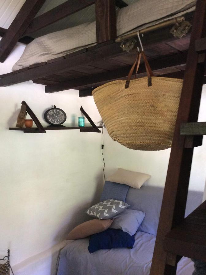 Unique Tiny House With Natural Building Techniques ฟิเกโร โดส วิโญส ภายนอก รูปภาพ