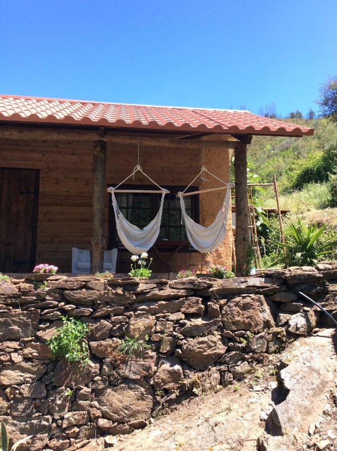 Unique Tiny House With Natural Building Techniques ฟิเกโร โดส วิโญส ภายนอก รูปภาพ